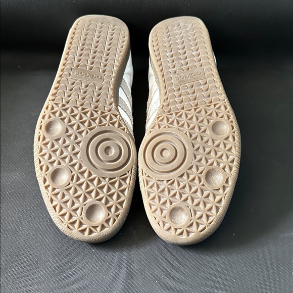 Adidas Men's Size 8.5 White and Green Classic Sneakers - Picture 7 of 9